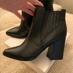 BRAND NEW MARC FISHER CHELSEA BOOTS SZ 8.5